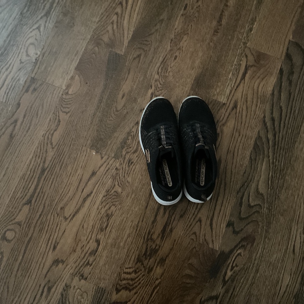 Black sketchers